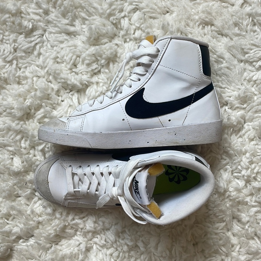 nike blazer next nature. woman’s size 5.5. worn twice.
